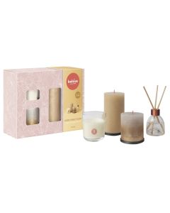 Bolsius home sweet home giftset, beige en lichtgrijs goud rustiek kaarsen met vanille geurkaarsen en geurstokjes